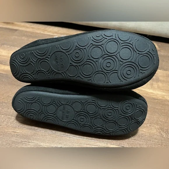 University of Michigan Wolverines black faux fur slipper booties size 9 10 - Picture 5 of 6